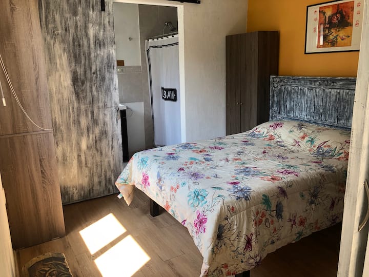 חדר שינה ממש מחוץ לדלת