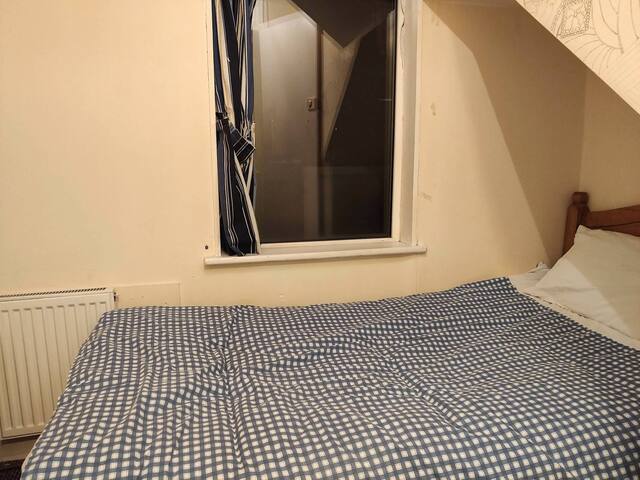 Single Room Seven College Road UCC Bon Secours