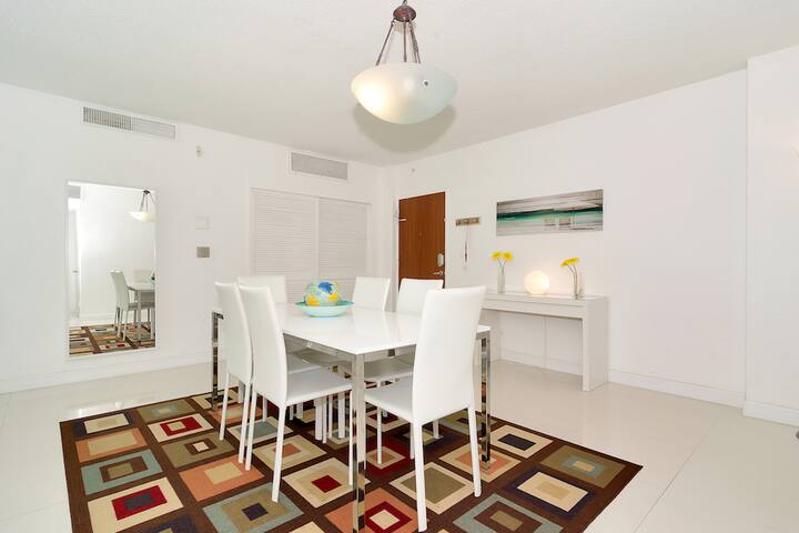 Tides-Beach front condo in Hollywood – 2 bedrooms gallery image 4