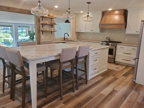 Newly remodeled home, walking distance to Dordt U