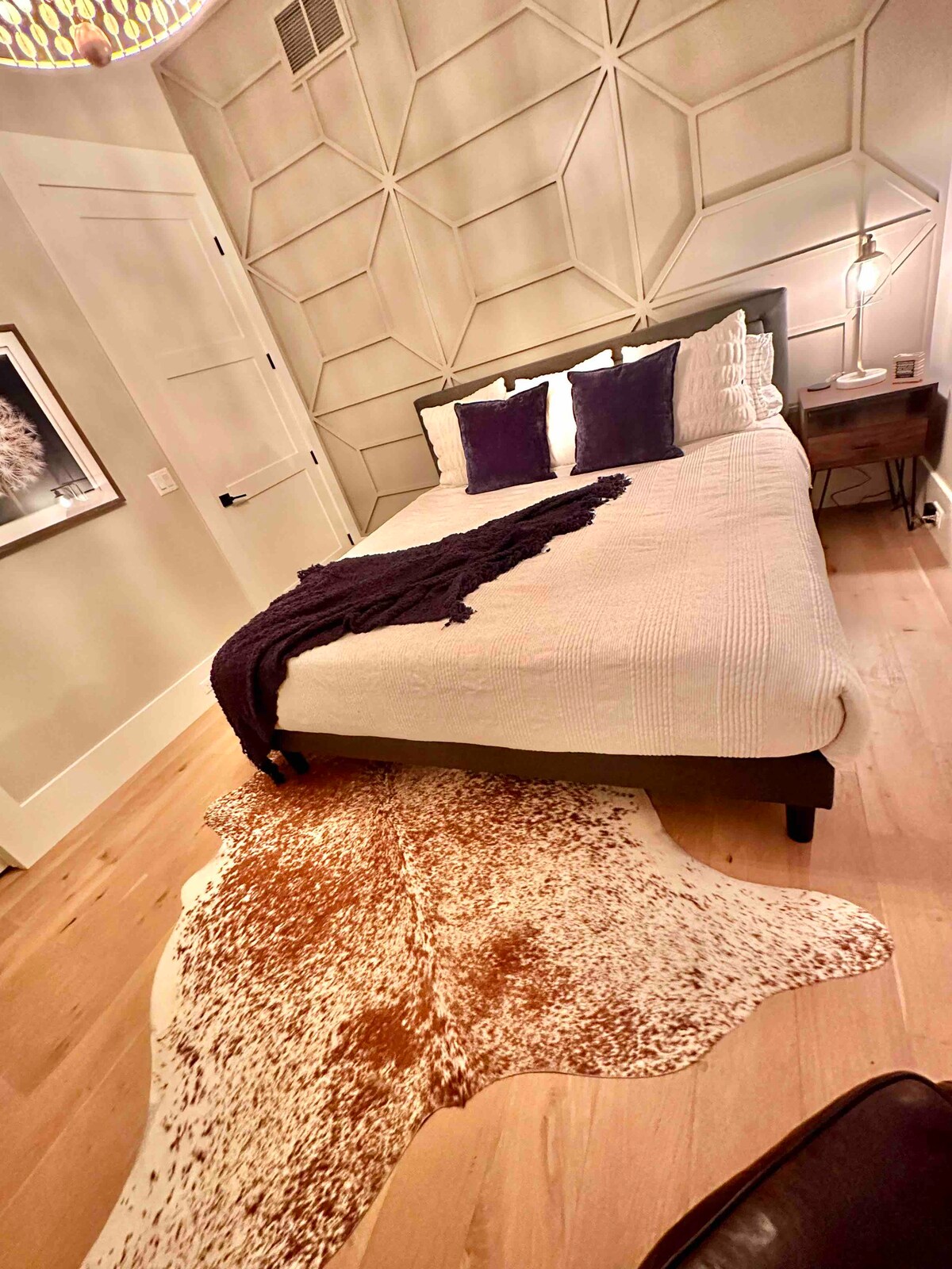 King საძინებელი მთავარ დონეზე. 