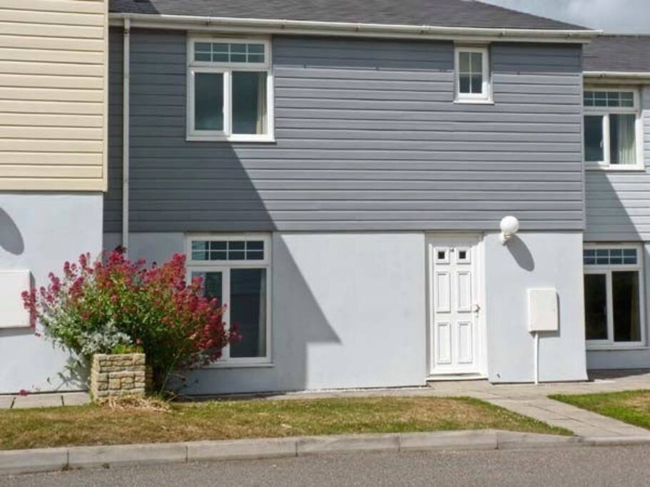 LOVELY 4 BED / 3 BATH HOLIDAY LODGES -- well equipped with everything you could need.