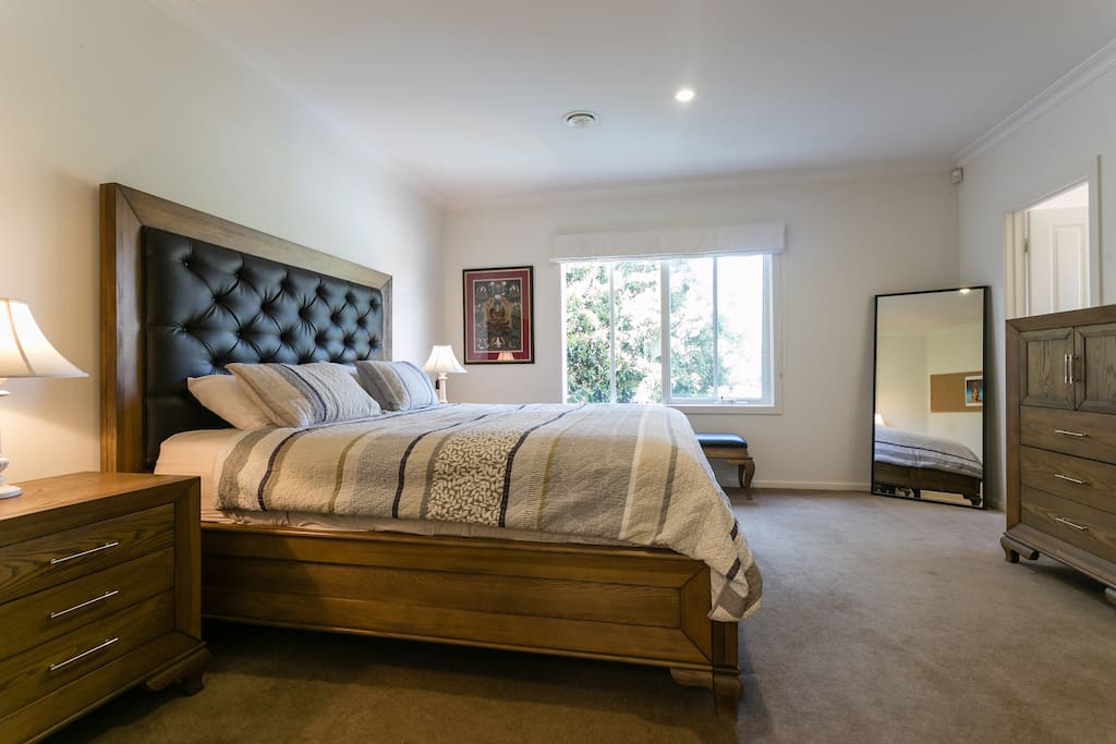 Master bedroom complete with king bed, amazing view, ensuite, walk in wardrobe and plenty of drawer space.