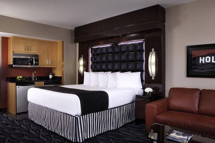 Elara/Planet Hollywood 4 Bedroom Suite - Boutique hotels ...