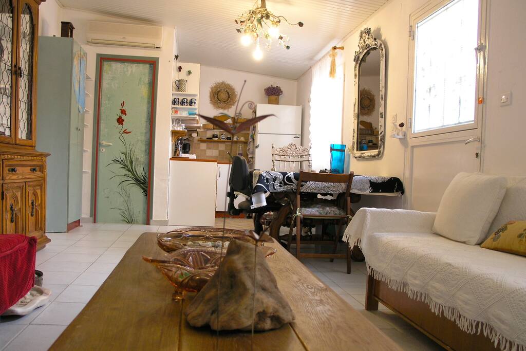 Studio Aquamarine (1-4 adults)