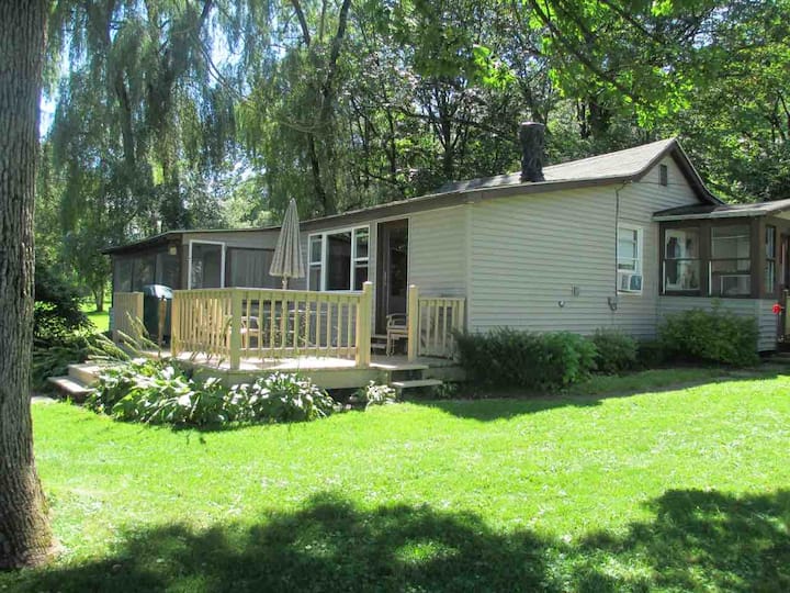 Cottage on Saratoga Lake Cottages for Rent in Saratoga Springs, New