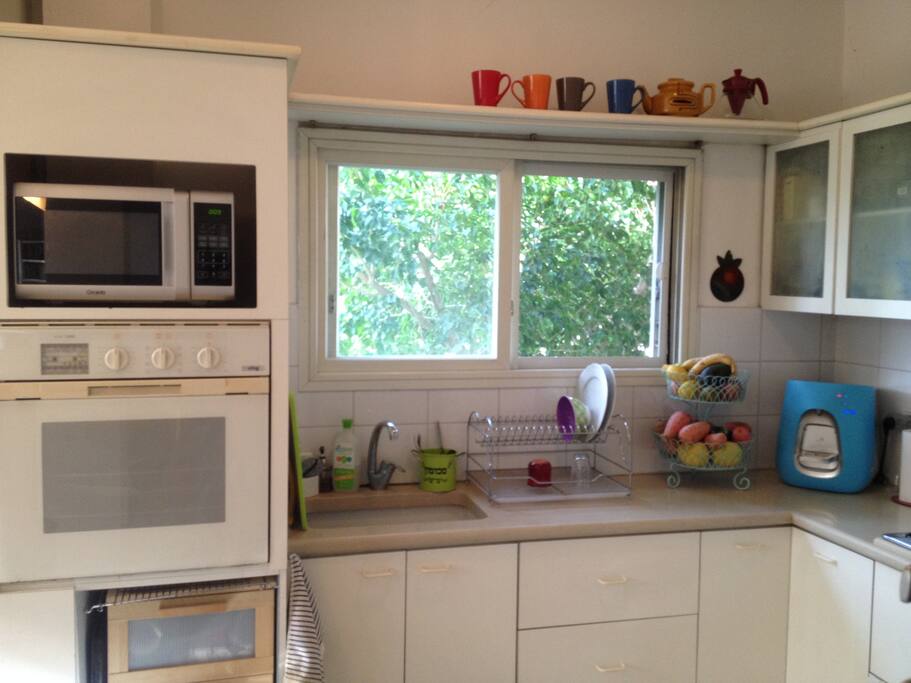 equipped Kitchen with espresso machine, Microwave, Oven and fresh clean water machine