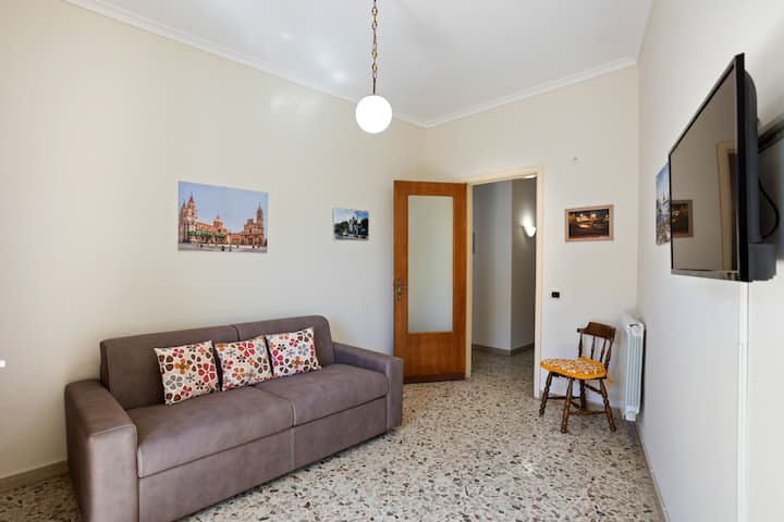 Guesthost - Between Centre & Sea Flat With Parking - Aci Castello