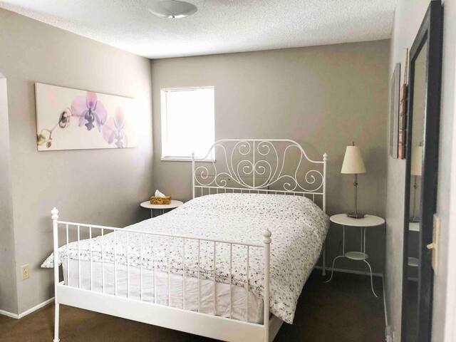 Tropical Vibe 2 (Private Room)