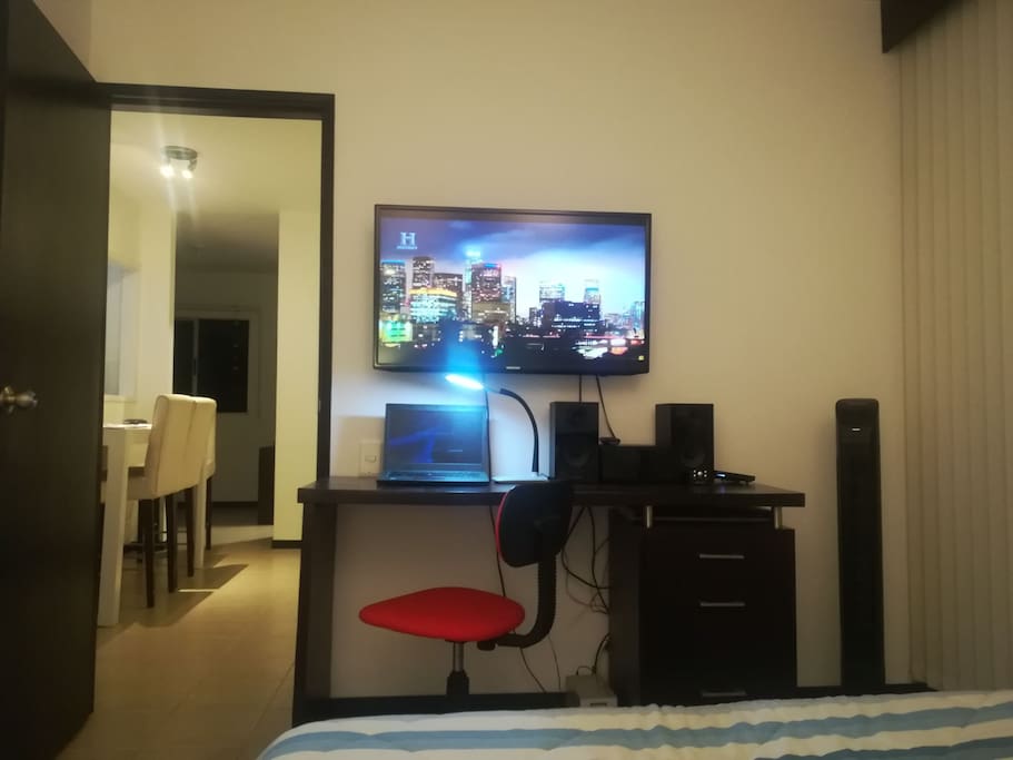 Lugar de trabajo en PC....TV 40 pulgadas