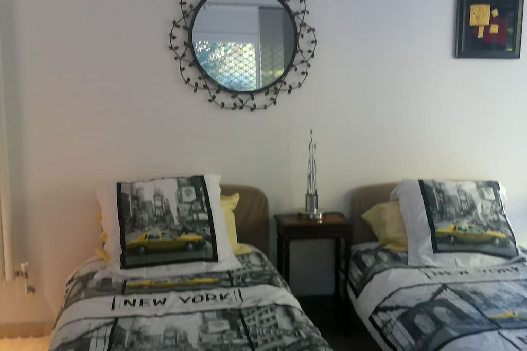 Chambre 2 lits donnant directement sur la terrasse