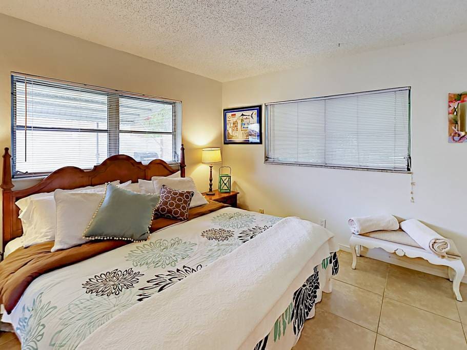Master bedroom with King Bed