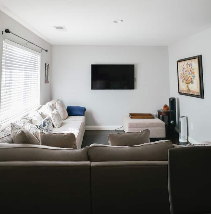 Cottage - Bedroom, Living, Bath And Small Kitchen - Los Gatos, CA