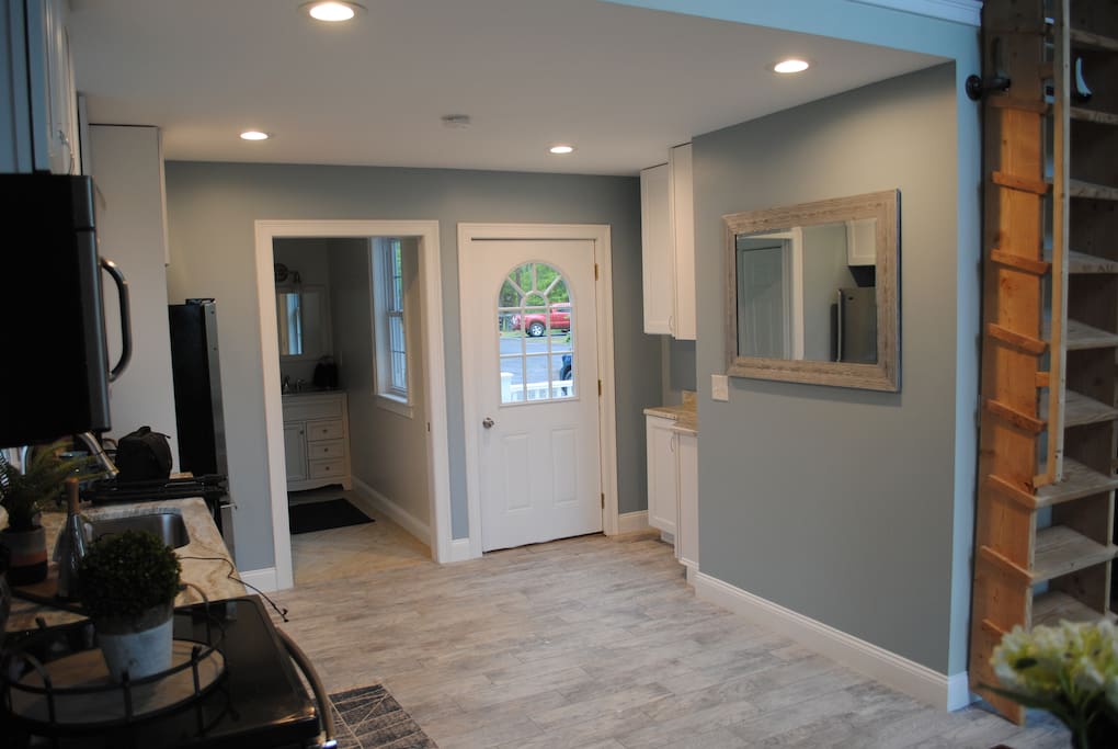 Kitchen & entryway