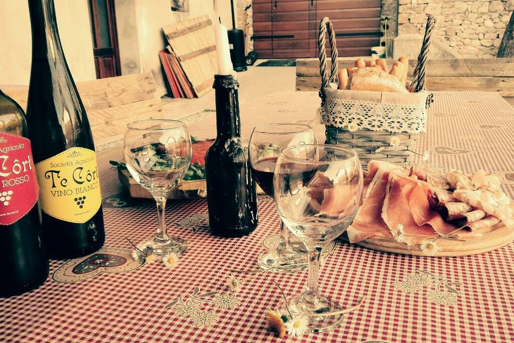 vino salumi e prodotti tipici