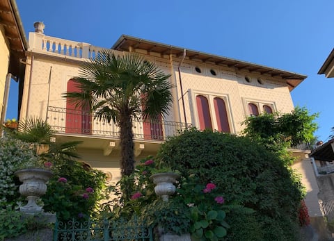 Il Cortile Fiorito - Room with view on the lake