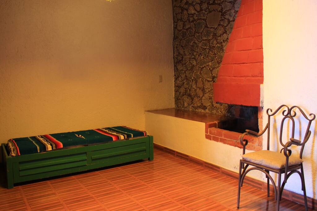 Sala con chimenea
