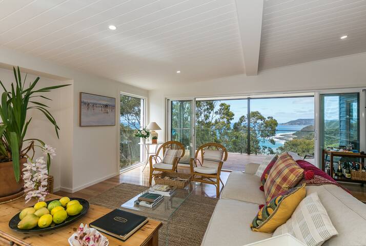 Tanglewood – Big Hill – 5 minutes to Lorne Vic gallery image 2