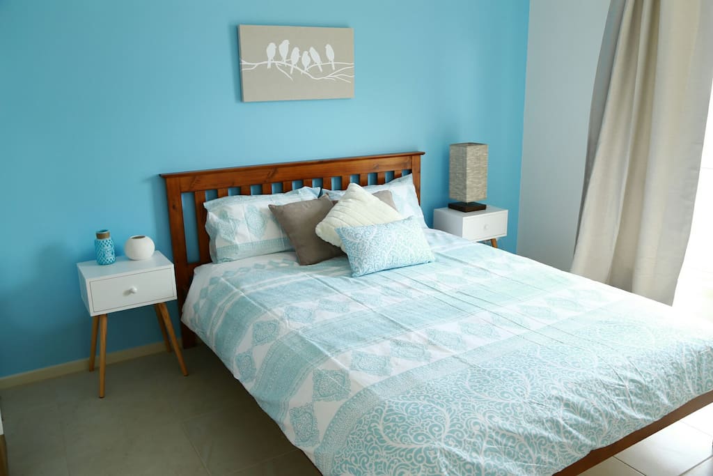 Queen bedroom 2