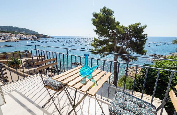 Precioso apartamento en primera línea de mar en Calella de Palafrugell