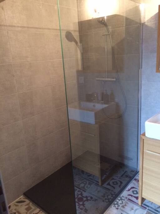 Grande douche italienne