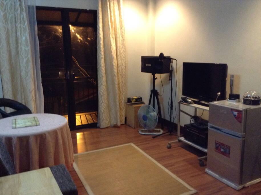 @ the loft. a living room just beside the bedroom, and a terrace. With TV, personal Ref.