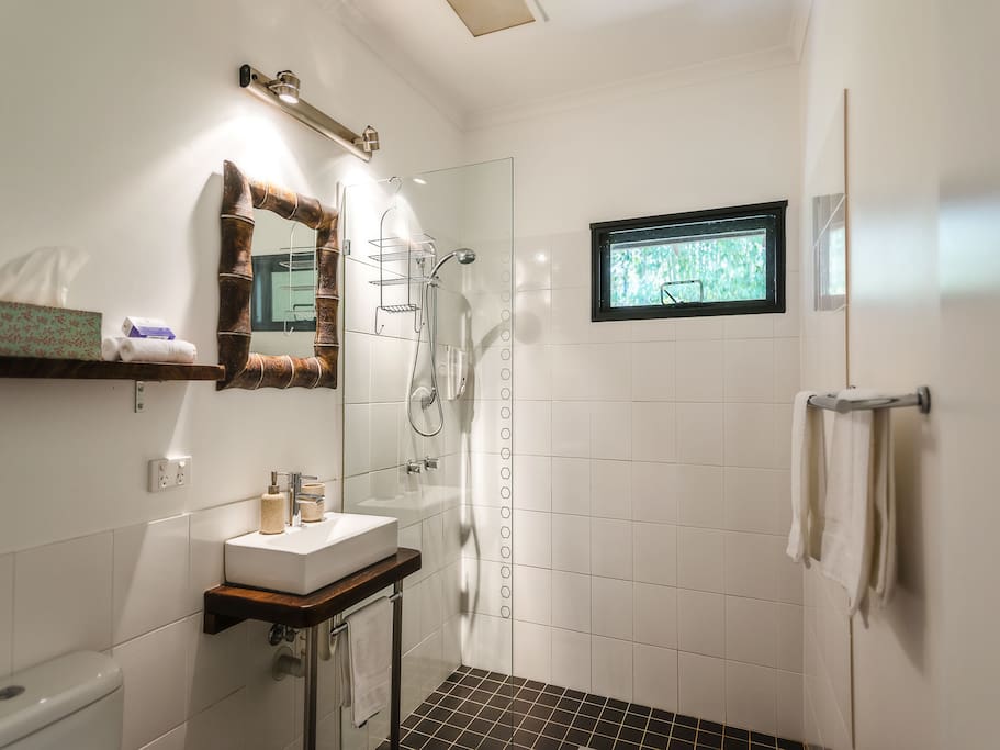 Large, light and spacious bathroom