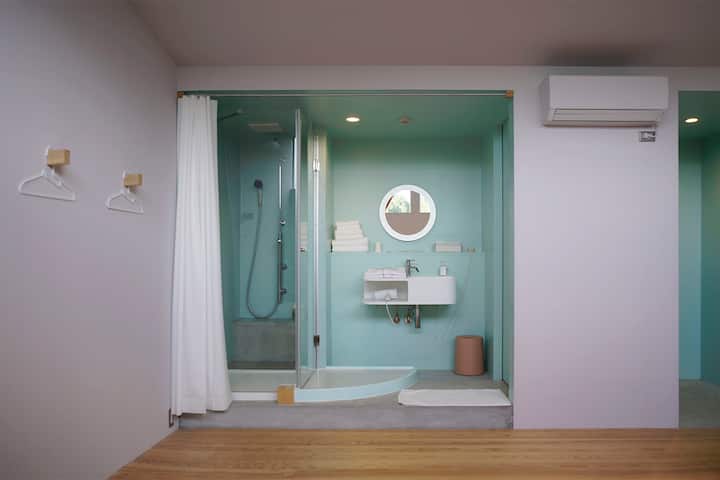 シャワールーム／プライバシーカーテン