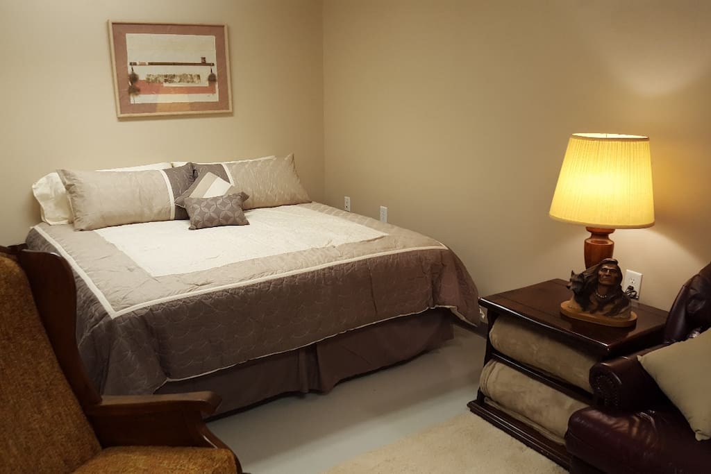 King bed in Ranch Room