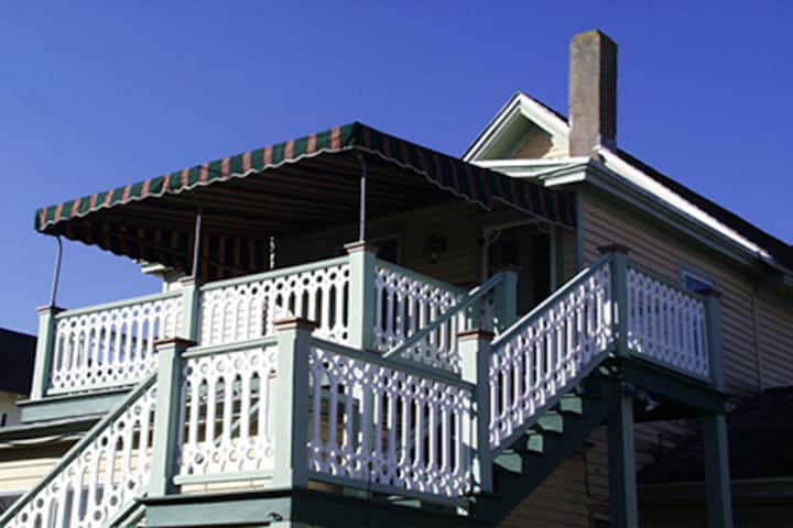 Near The Boardwalk/beach 2nd/3rd Floor Apartment - Cape May, NJ
