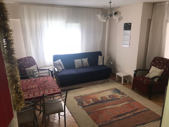 Bornova / Küçükparkta 2 + 1 Apartment