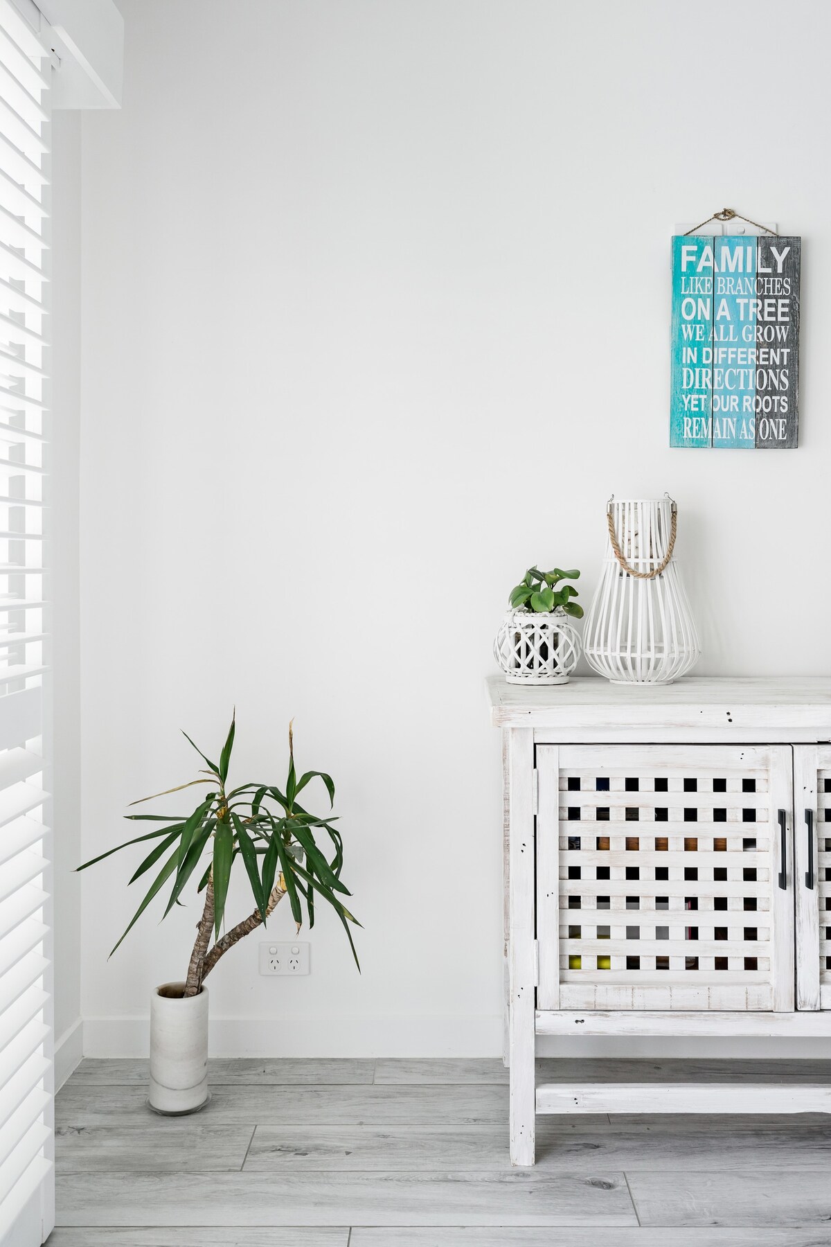 Popular Airbnb listing: High-End Guesthouse with Pool Access in Mermaid Waters