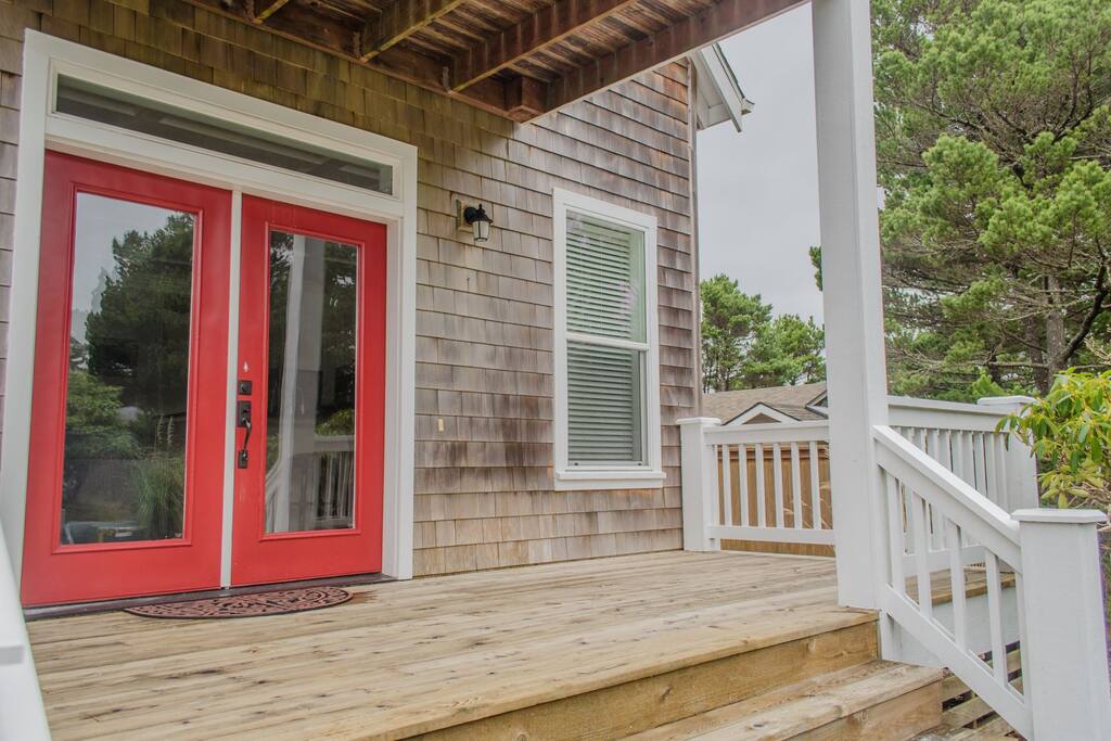 Just a few steps to the front door.