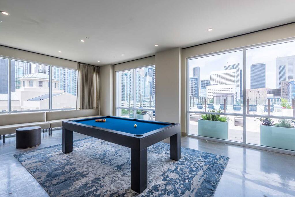 Rooftop Lounge