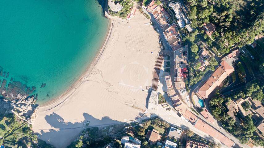 CHRISTINE – Bonita casa frente a la playa Sa Riera gallery image 3