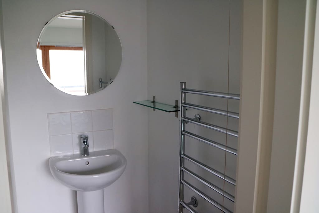 Ensuite Shower and Sink
