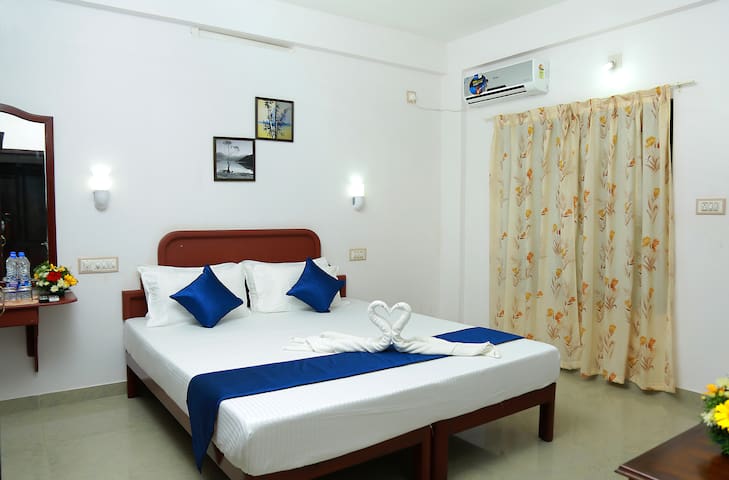 Luxury Bed & Breakfast in Budget price, Kovalam