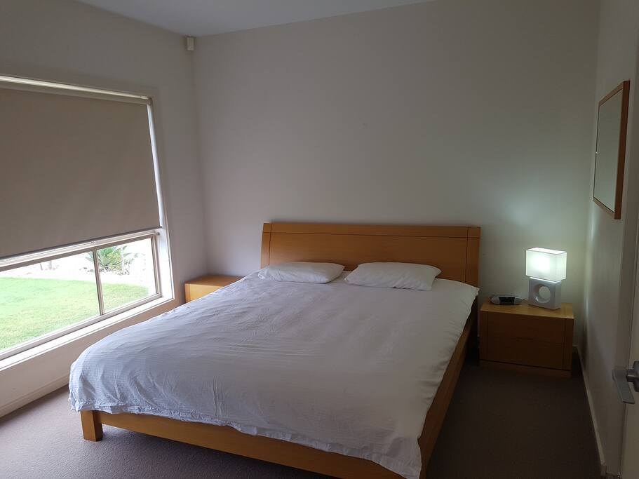Main Bedroom King Size Bed