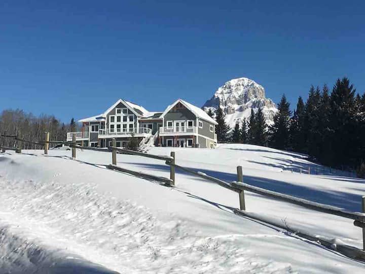 Crowsnest Pass Vacation Rentals & Homes Canada Airbnb