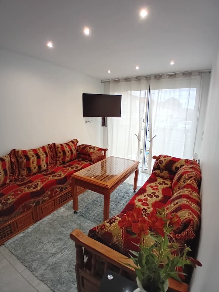 Дневна соба со телевизор