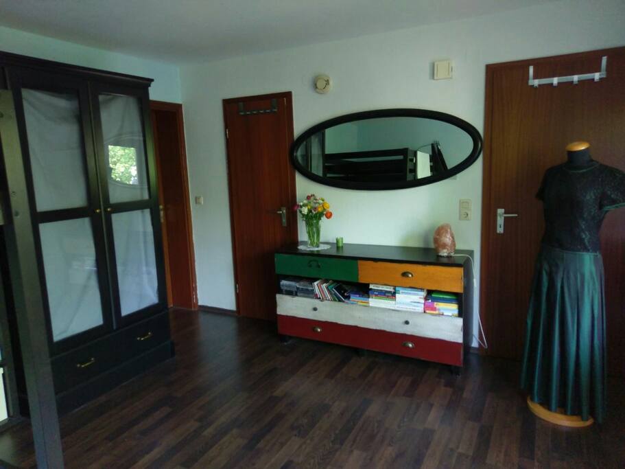 Wohn-/ Schlafzimmer