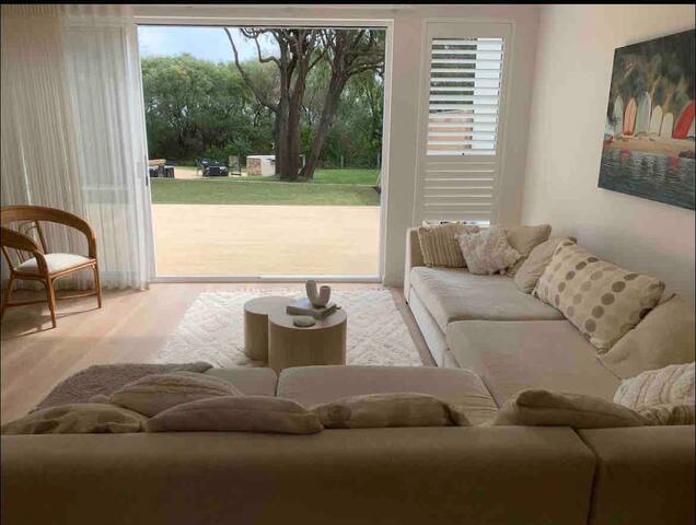 Sea Serenity 2 Luxury Beachfront Retreat gallery image 5