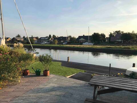 Lemmer: enjoy by the water