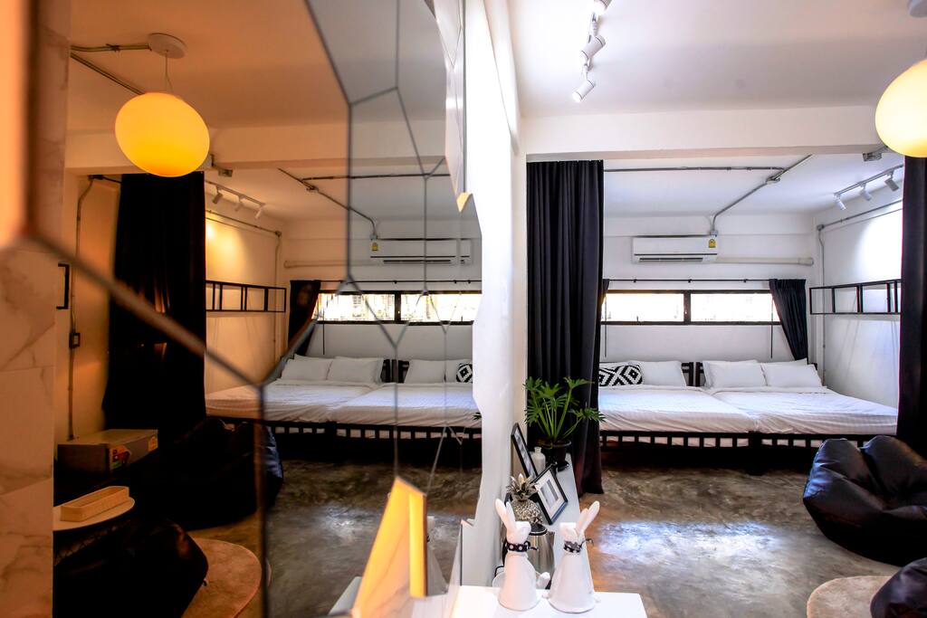 Overall of the room