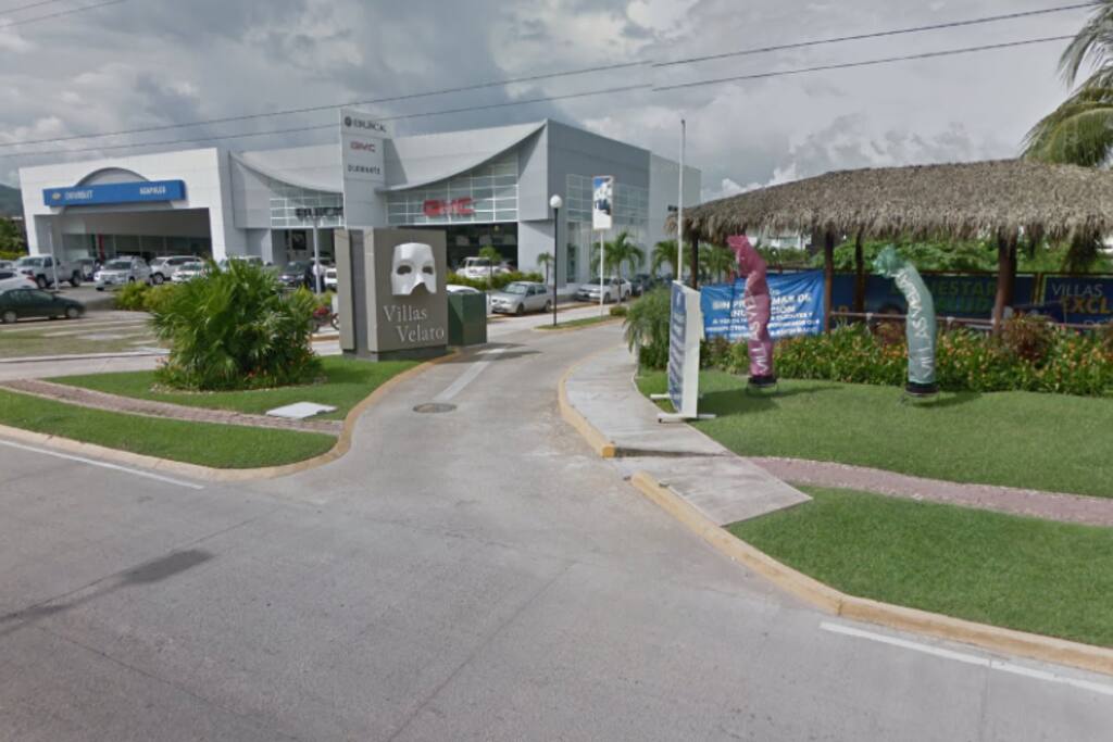 Entrada VILLAS VELATO
