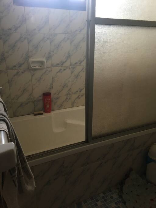Bañera con tina