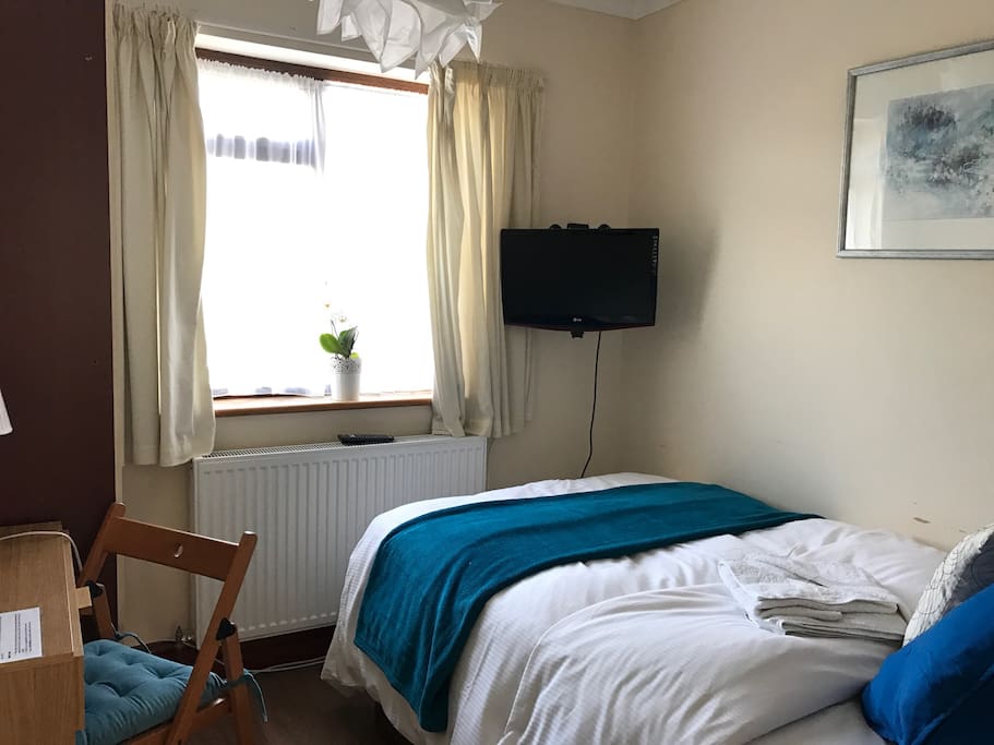 Queeny Room With a Beautiful Garden View