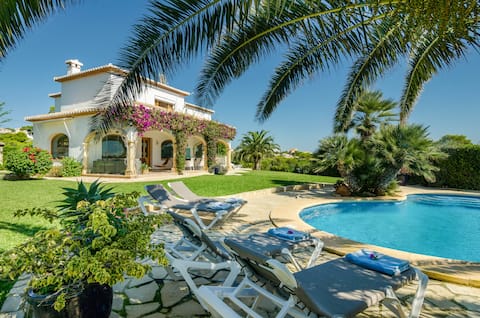 Villa Miramar - Med views and beautiful decor.