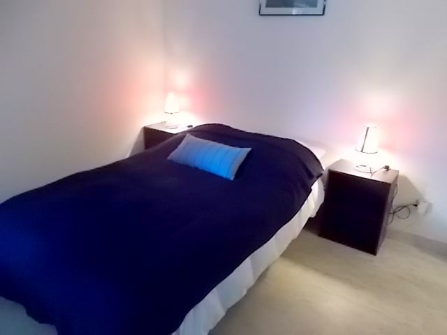 Doble Sala de estar ( antigua chb abierta) con vistas al baño.