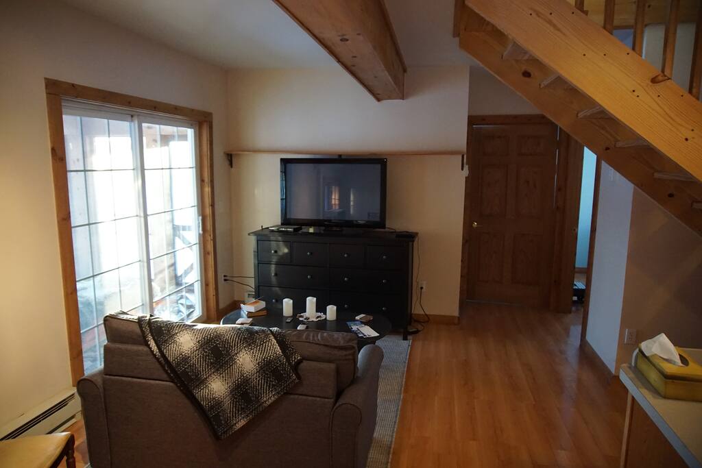 Sitting area w/pullout couch. We have DirecTV and wifi hooked up for guests.